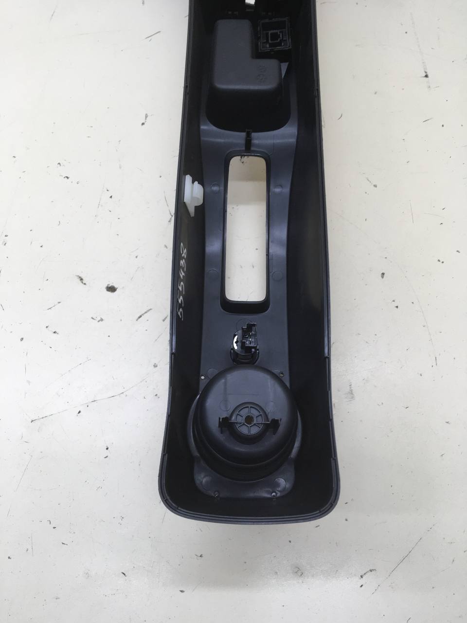 Консоль центральная Renault Sandero Stepway (5S) 2014-2022 Консоль центральная Renault Sandero Stepway (5S) 2014-2022