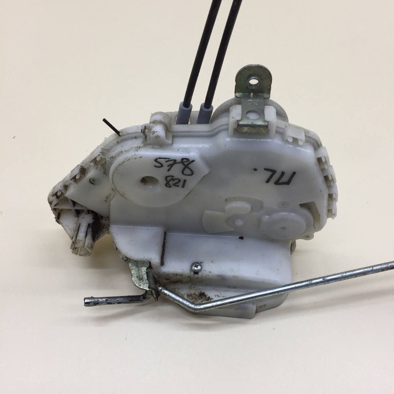 Замок двери передней левой Honda Civic 4D 2006-2012