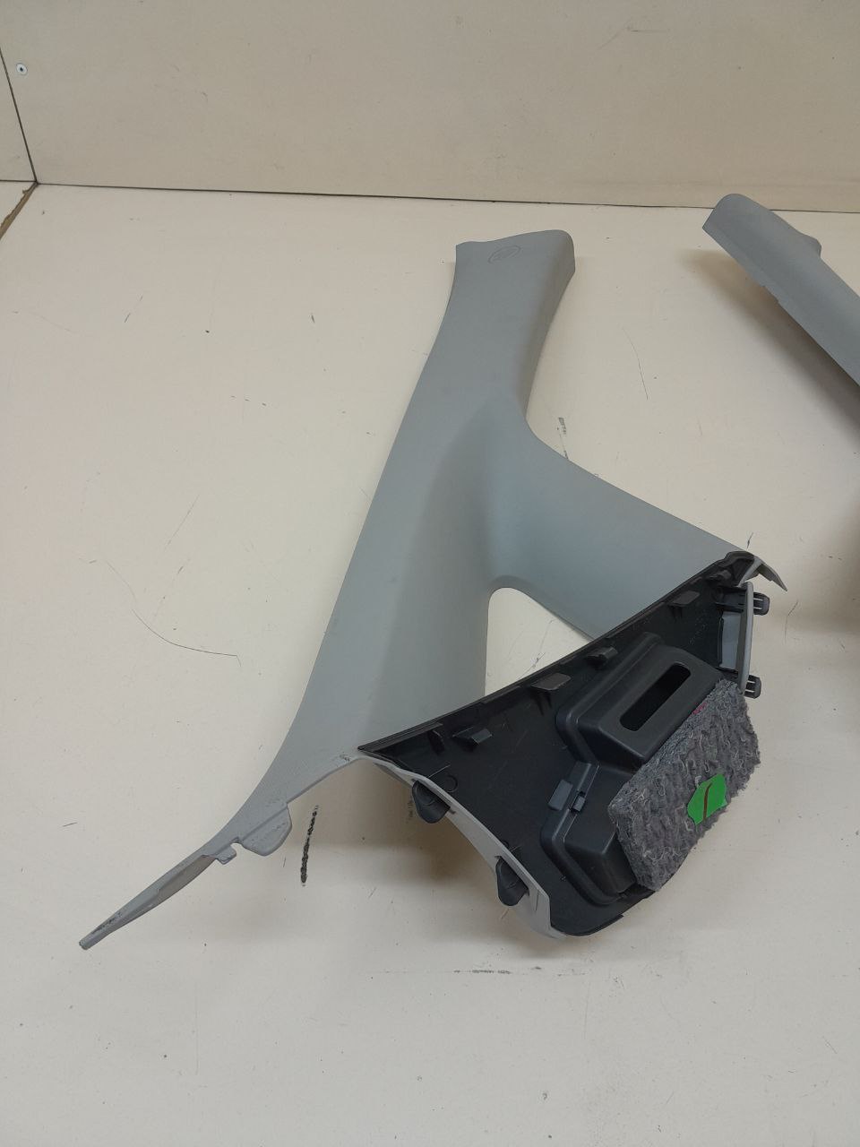 Обшивка стойки Toyota Auris (E150) 2006-2012