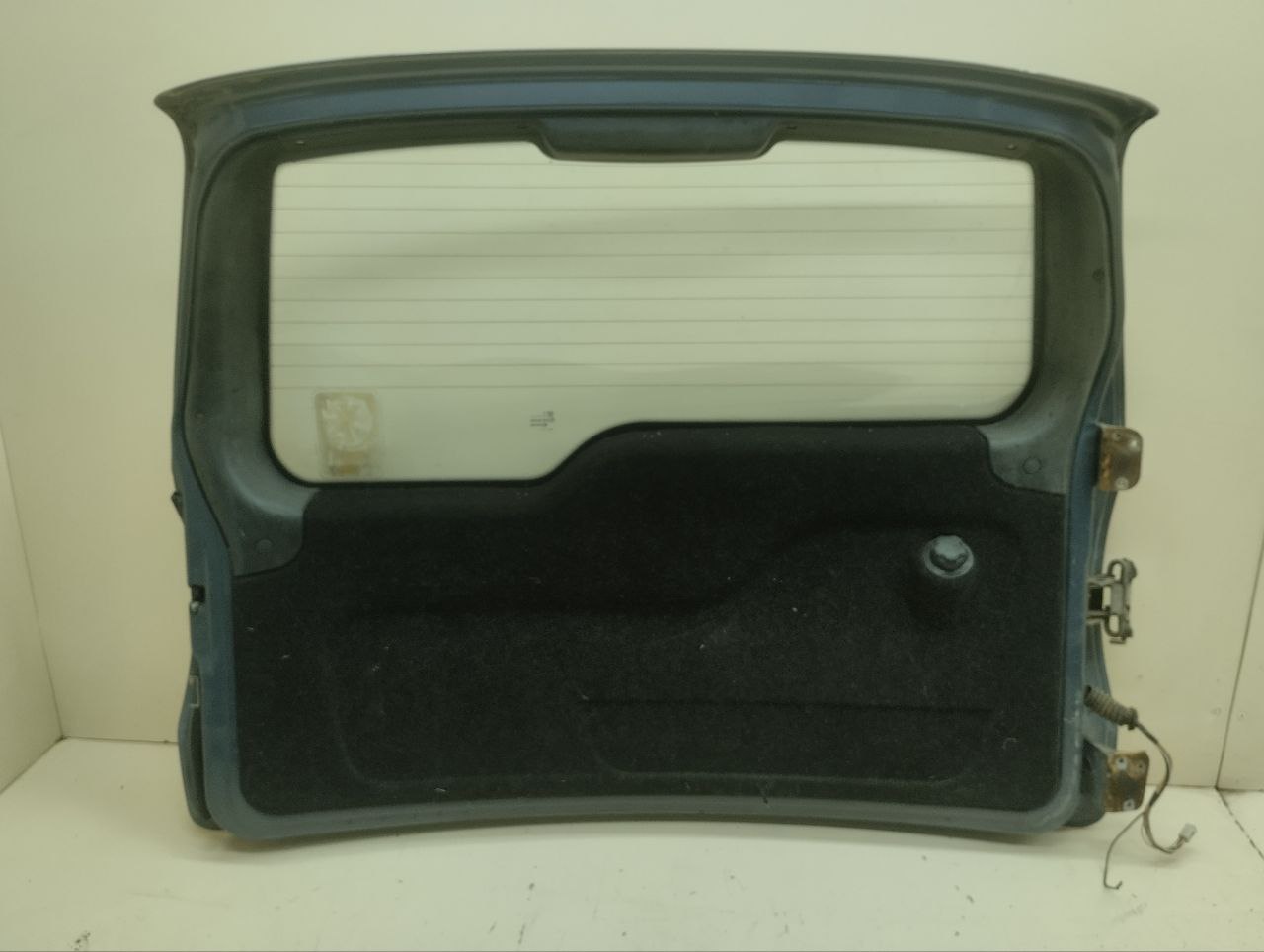 Дверь багажника со стеклом Chevrolet Niva 2002-2009