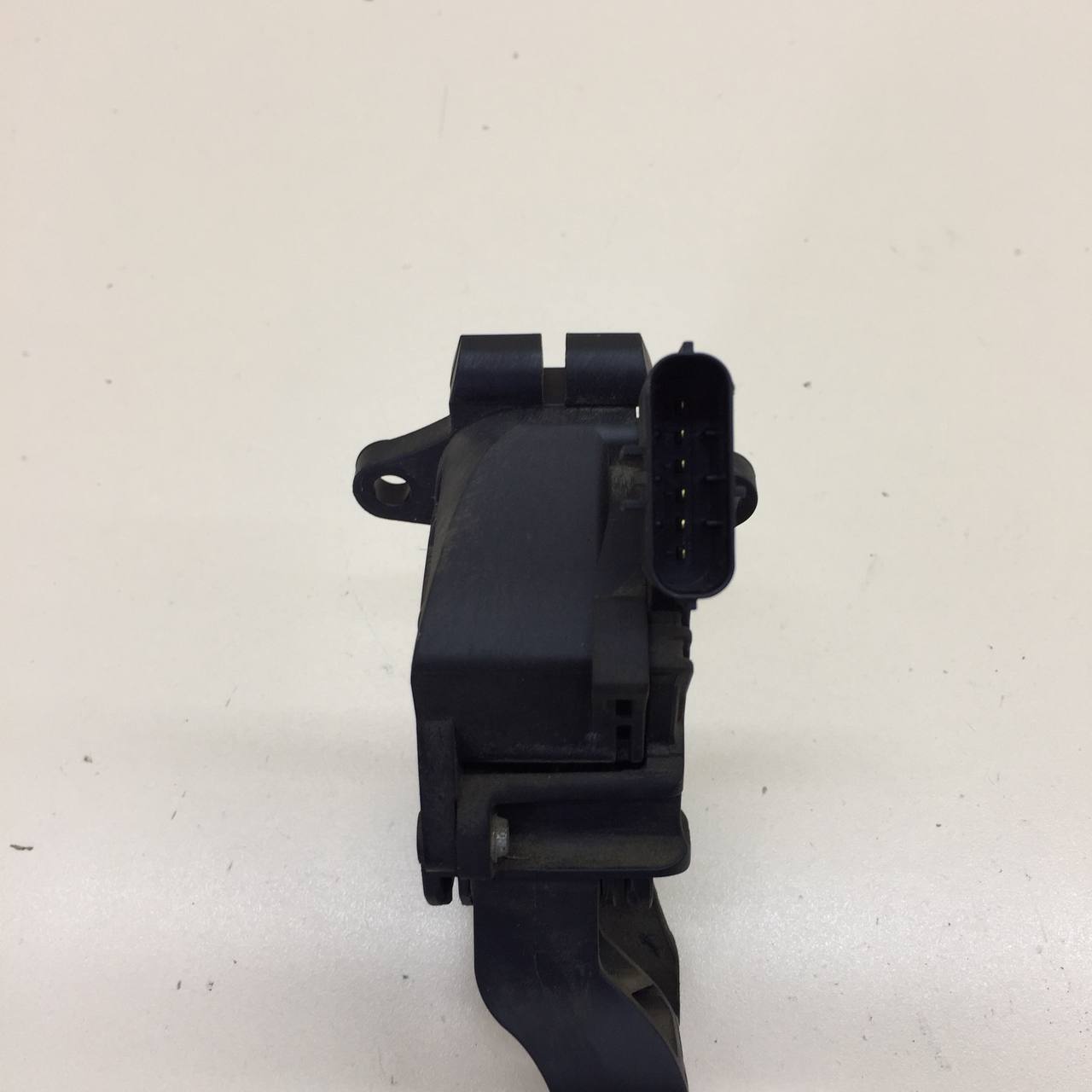 Педаль газа Skoda Rapid 2012-2020 Педаль газа Skoda Rapid 2012-2020