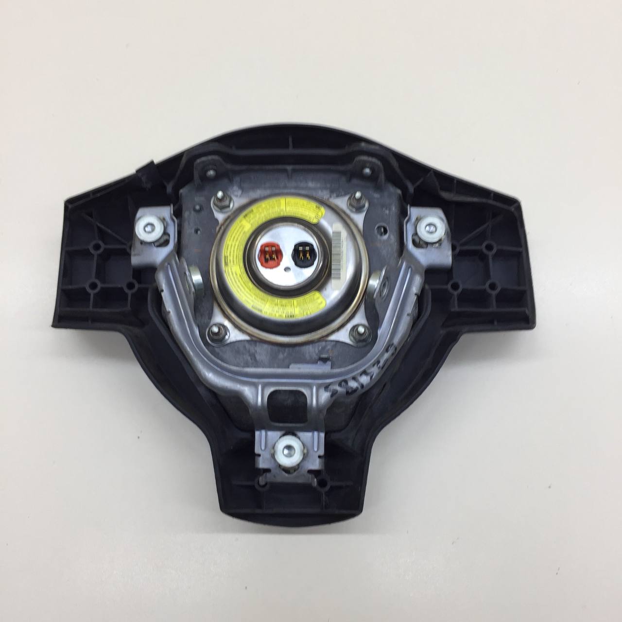 Подушка безопасности в рулевое колесо Toyota Corolla E120 2001-2007