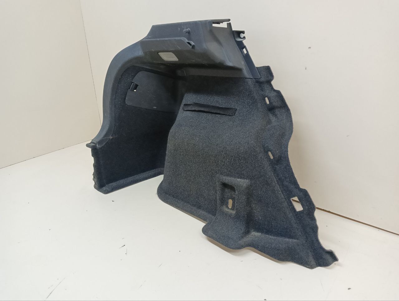 Обшивка багажника Toyota Auris (E150) 2006-2012