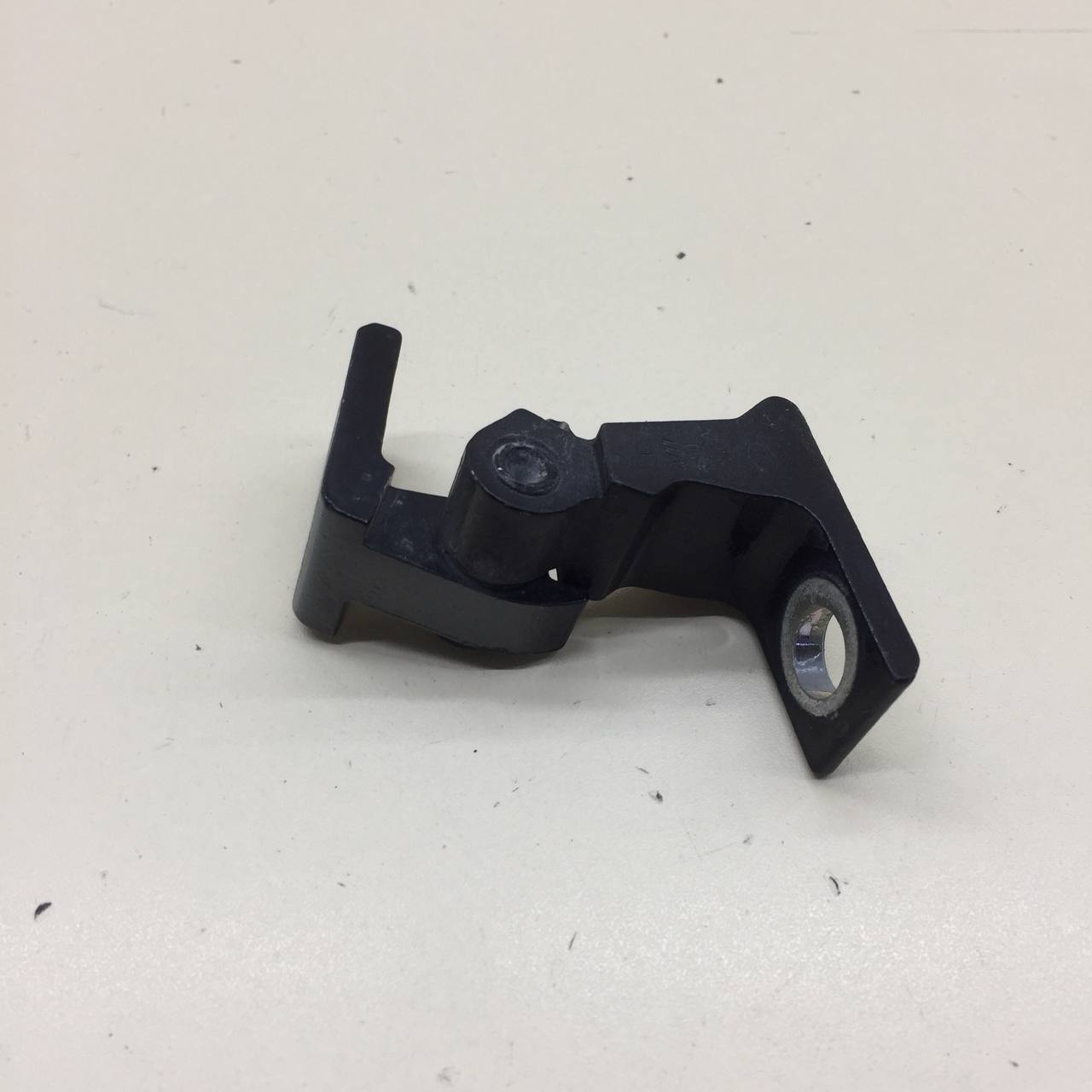 Петля двери Volkswagen Polo (MK5) 2011-2020 Петля двери Volkswagen Polo (MK5) 2011-2020