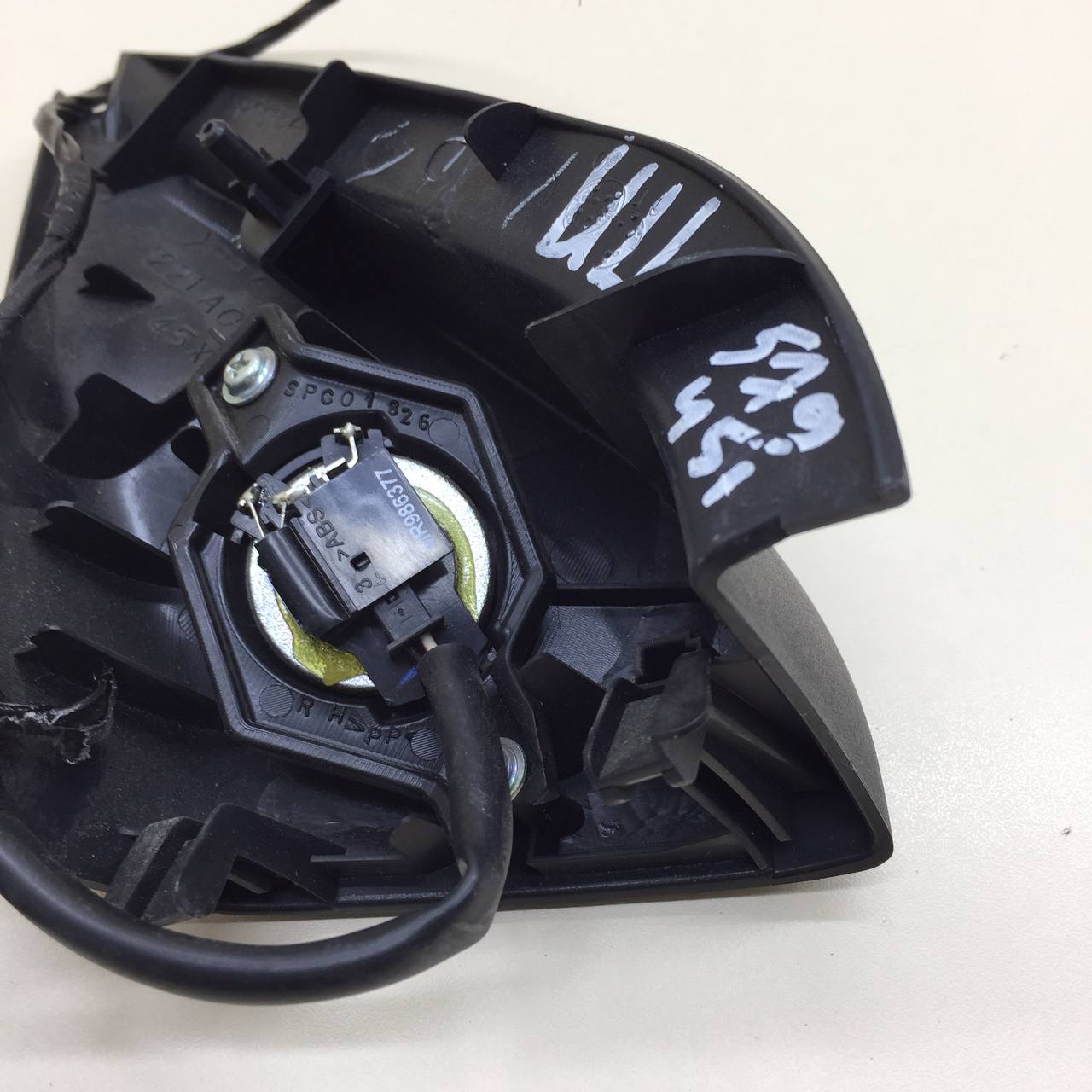 Крышка зеркала внутренняя правая Mitsubishi Outlander XL (CW) 2006-2012