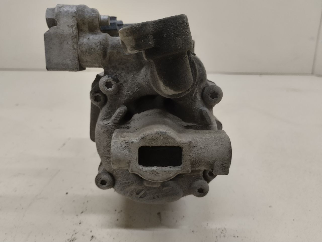 Компрессор системы кондиционирования Nissan Almera (N16) 2000-2006