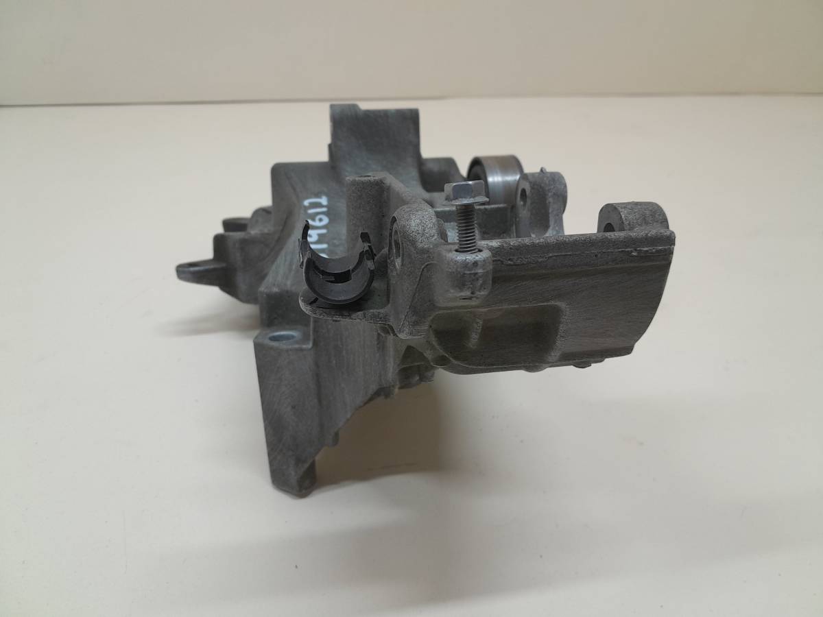 Кронштейн генератора Renault Sandero 2009-2014 Кронштейн генератора Renault Sandero 2009-2014
