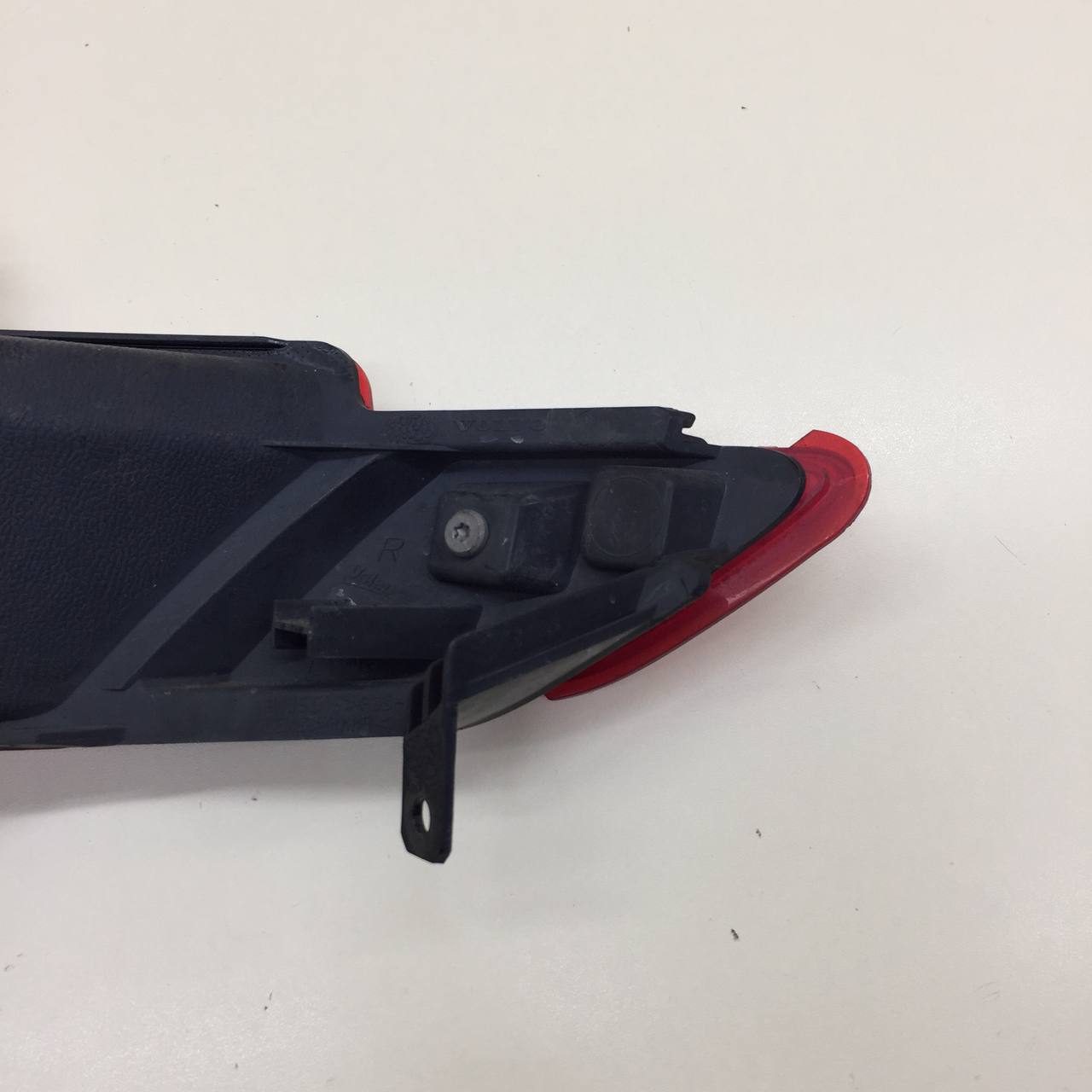 Фонарь задний в бампер правый Volvo XC60 2008-2017