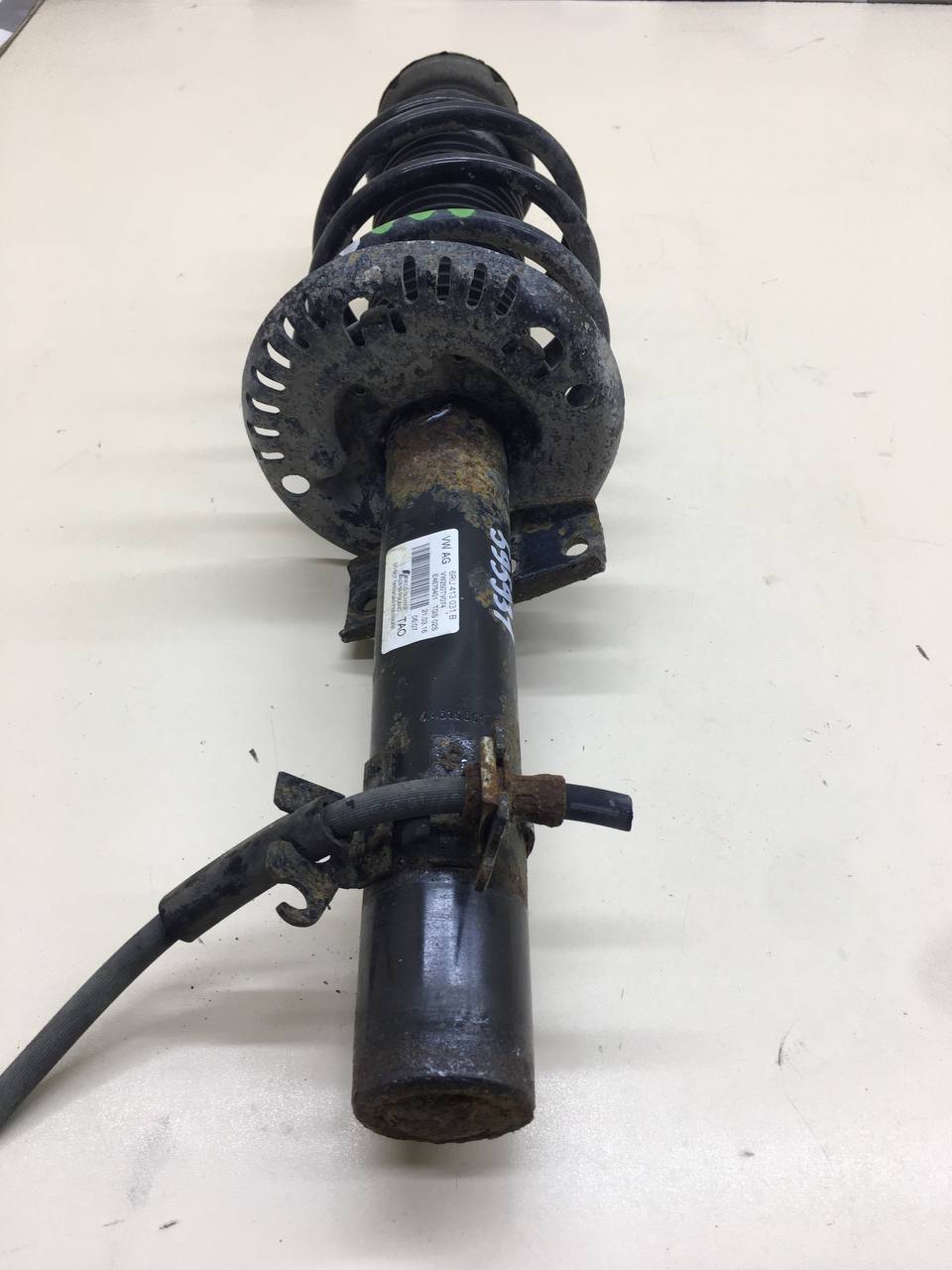 Амортизатор передний Volkswagen Polo (MK5) 2011-2020