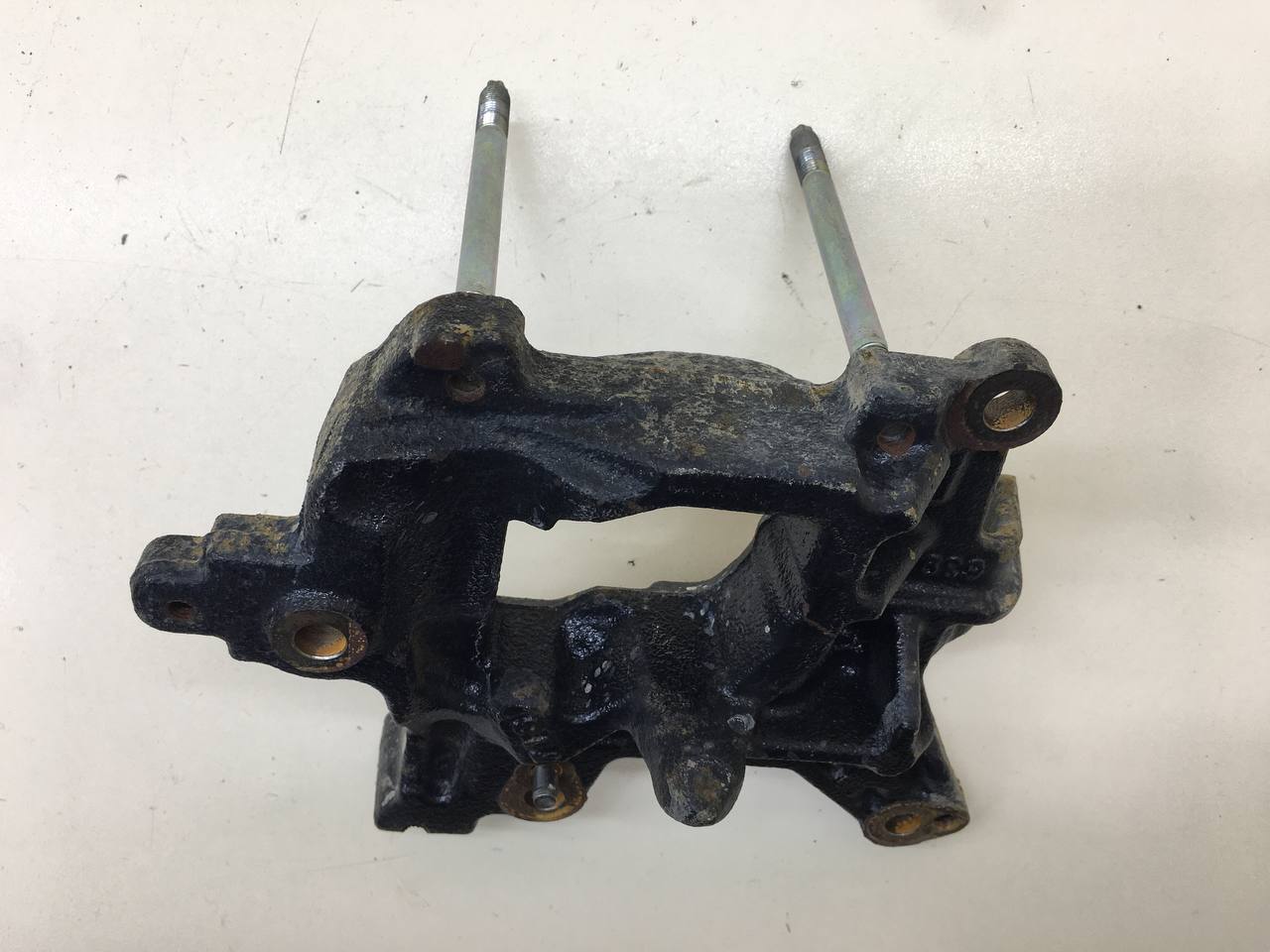 Кронштейн кондиционера Toyota Rav 4 (XA40) 2013-2019 Кронштейн кондиционера Toyota Rav 4 (XA40) 2013-2019