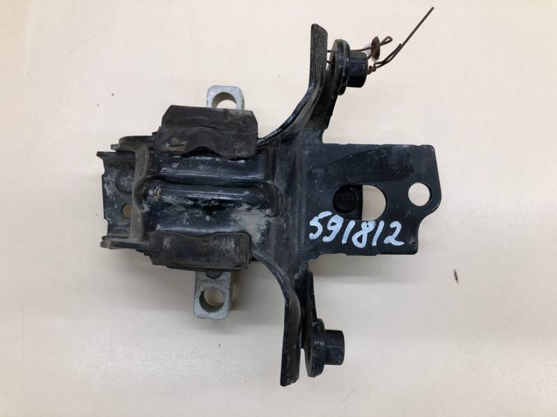 Опора КПП левая Volkswagen Polo (MK5) 2011-2020 Опора КПП левая Volkswagen Polo (MK5) 2011-2020