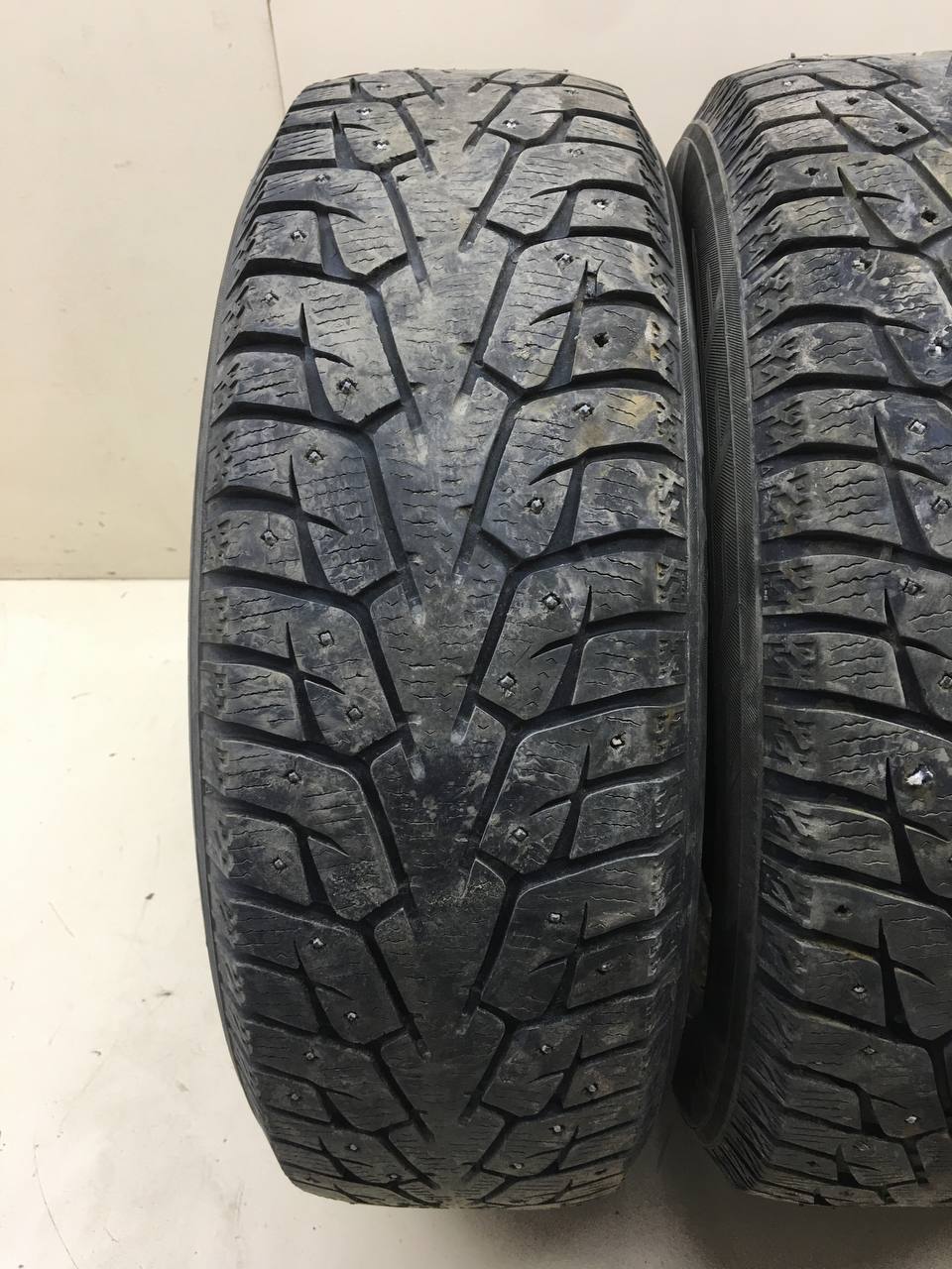 Шины к-кт R16 Зимние шипованные Yokohama Ice GUARD. 