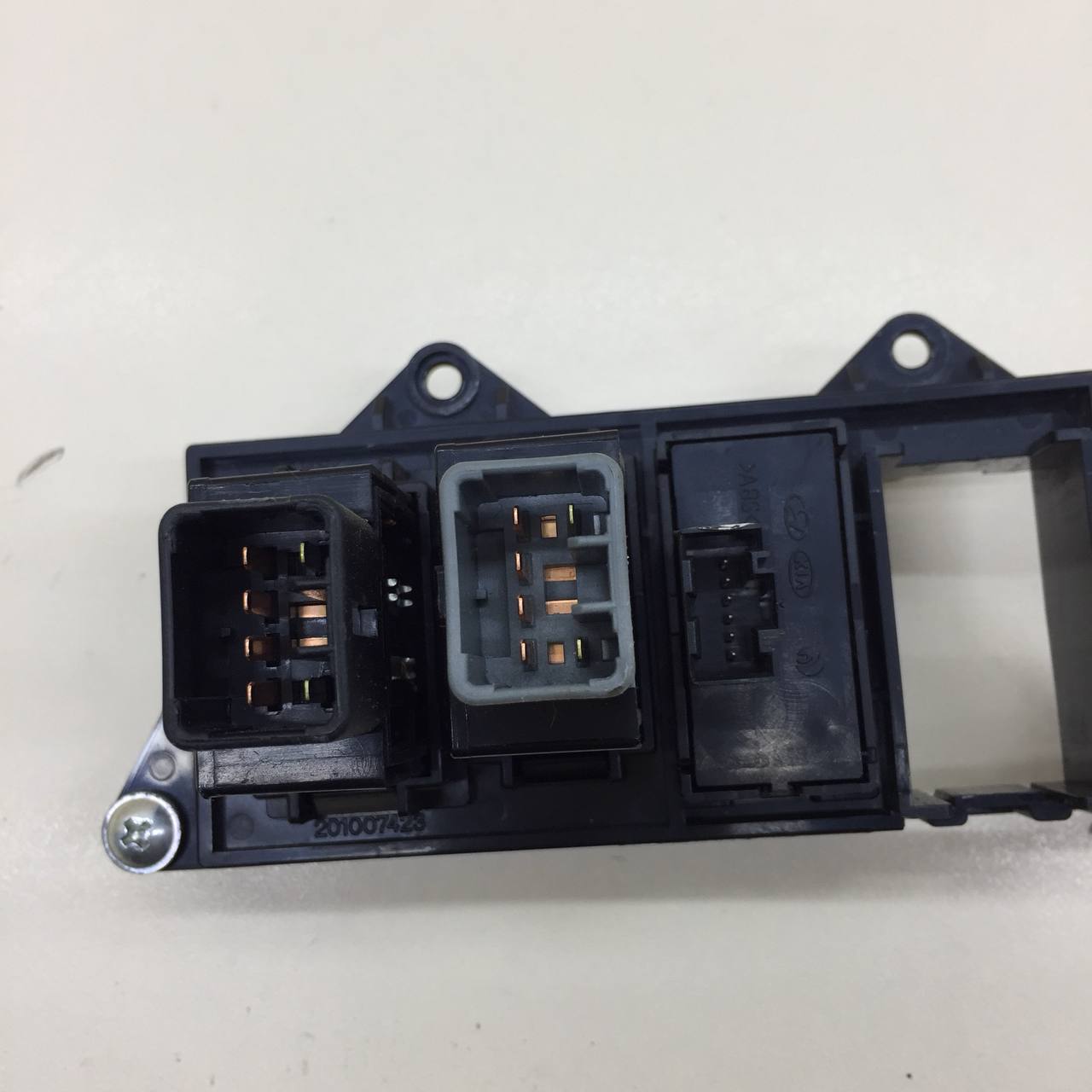 Блок кнопок Hyundai Elantra (MD) 2011-2016 Блок кнопок Hyundai Elantra (MD) 2011-2016