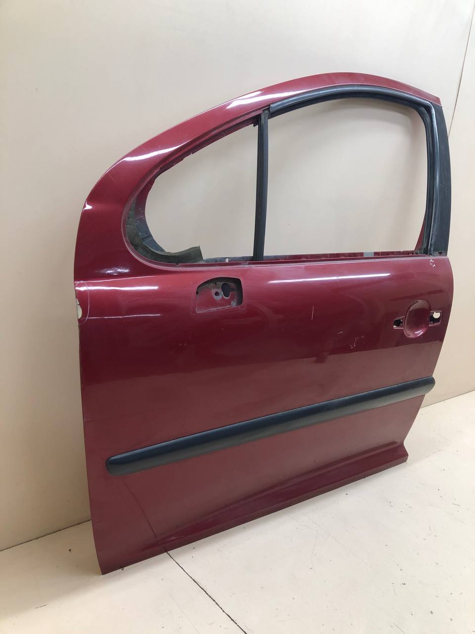 Дверь передняя левая Peugeot 207 2006-2013