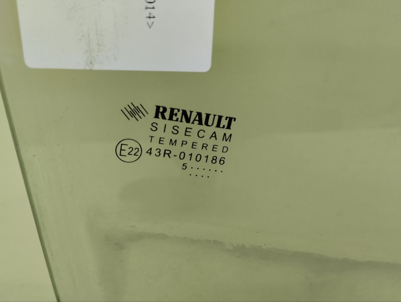 Стекло двери передней правой Renault Logan (2) 2014> Стекло двери передней правой Renault Logan (2) 2014>
