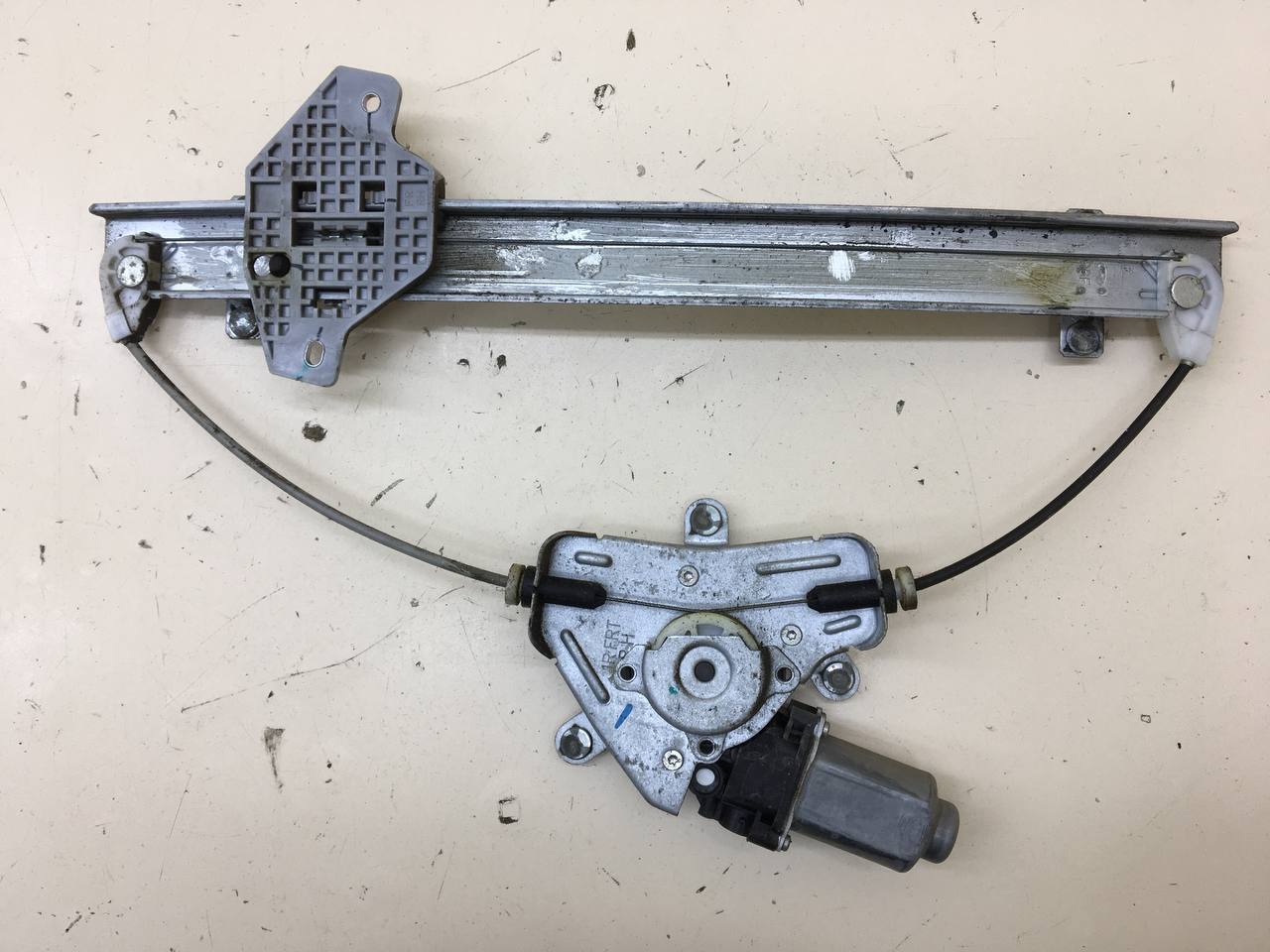 Стеклоподъемник электр. передний правый Hyundai Solaris (RB) 2010-2017