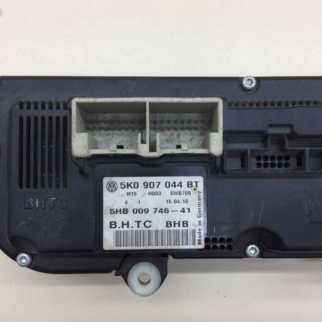 Блок управления климатической установкой Volkswagen Tiguan (5N1) 2007-2011