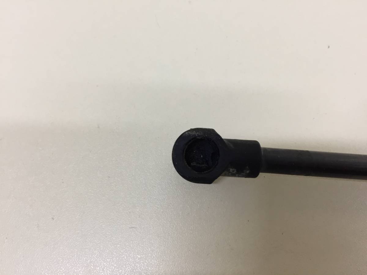 Амортизатор двери багажника Nissan Terrano (D10) 2014>