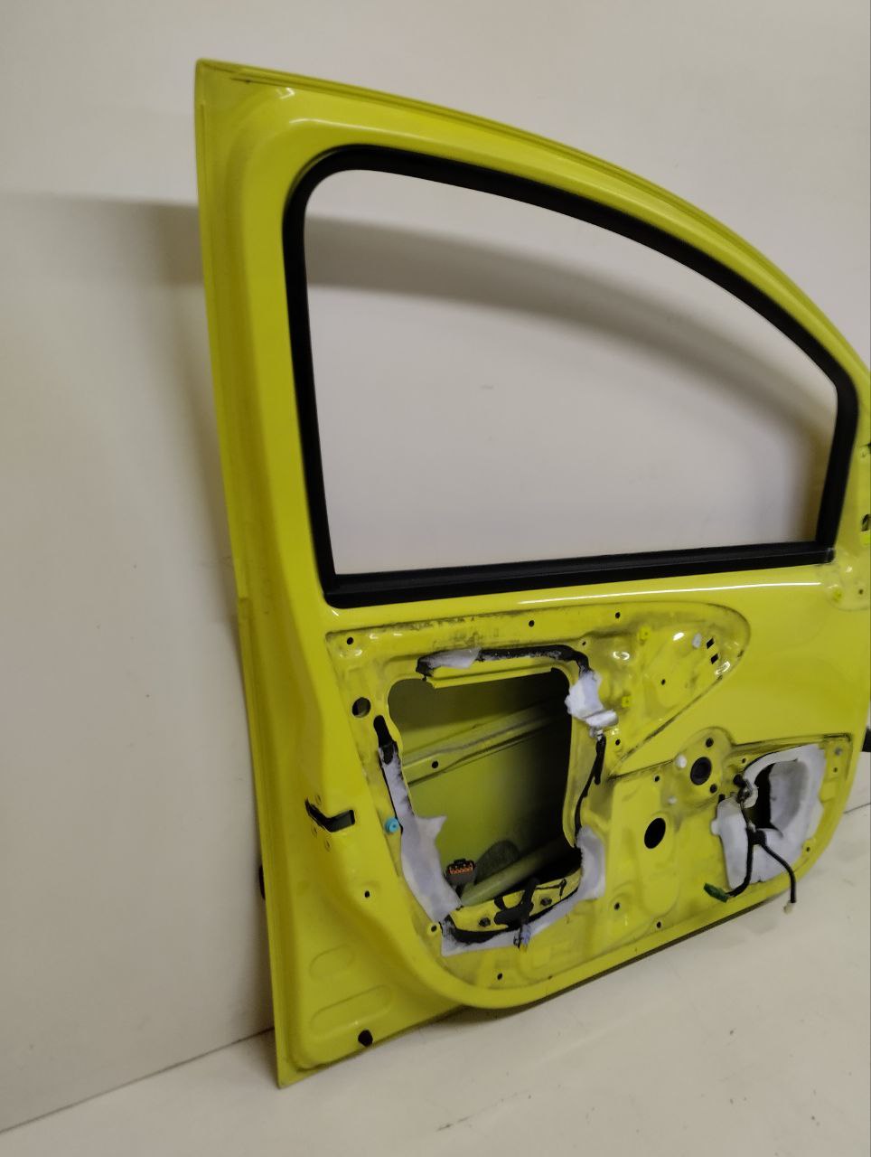Дверь передняя левая Peugeot 107 2006-2014 Дверь передняя левая Peugeot 107 2006-2014