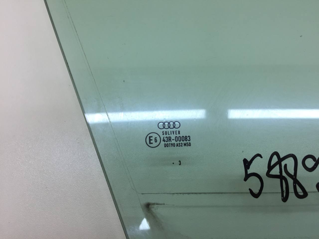 Стекло двери передней правой Audi A6 (C7) 2011>