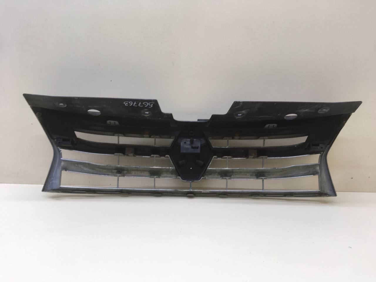 Решетка радиатора Renault Duster (HSA, HSM) 2012> Решетка радиатора Renault Duster (HSA, HSM) 2012>