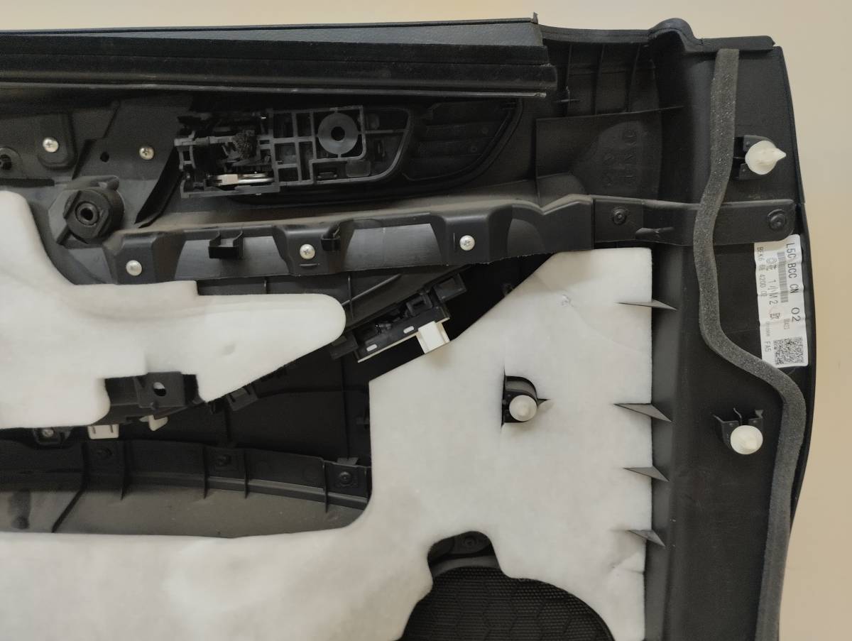 Обшивка двери передней правой Mazda Mazda 3 (BL) 2009-2013