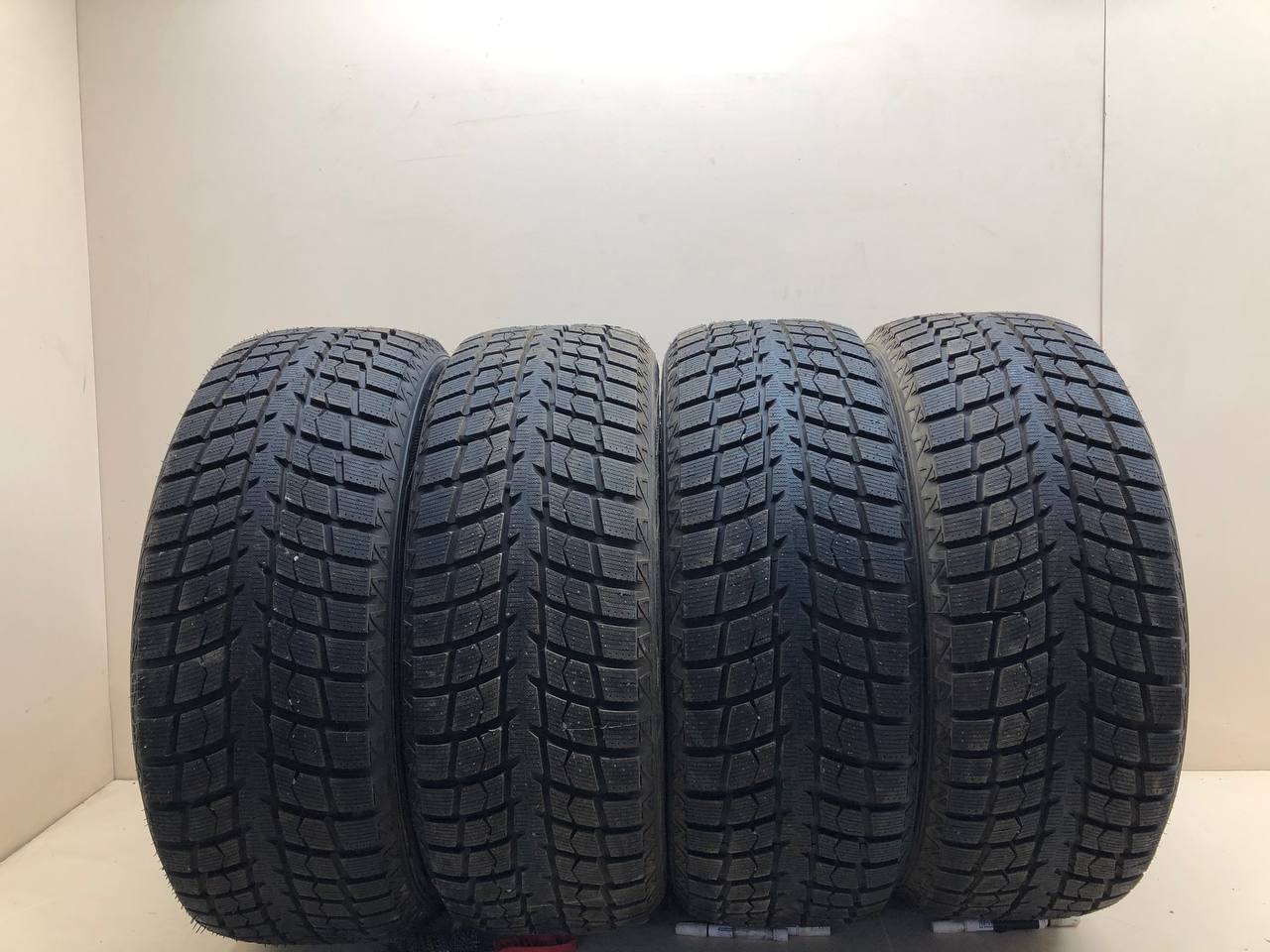 Шины к-кт R21 Всесезонные WINTER DEFENDER