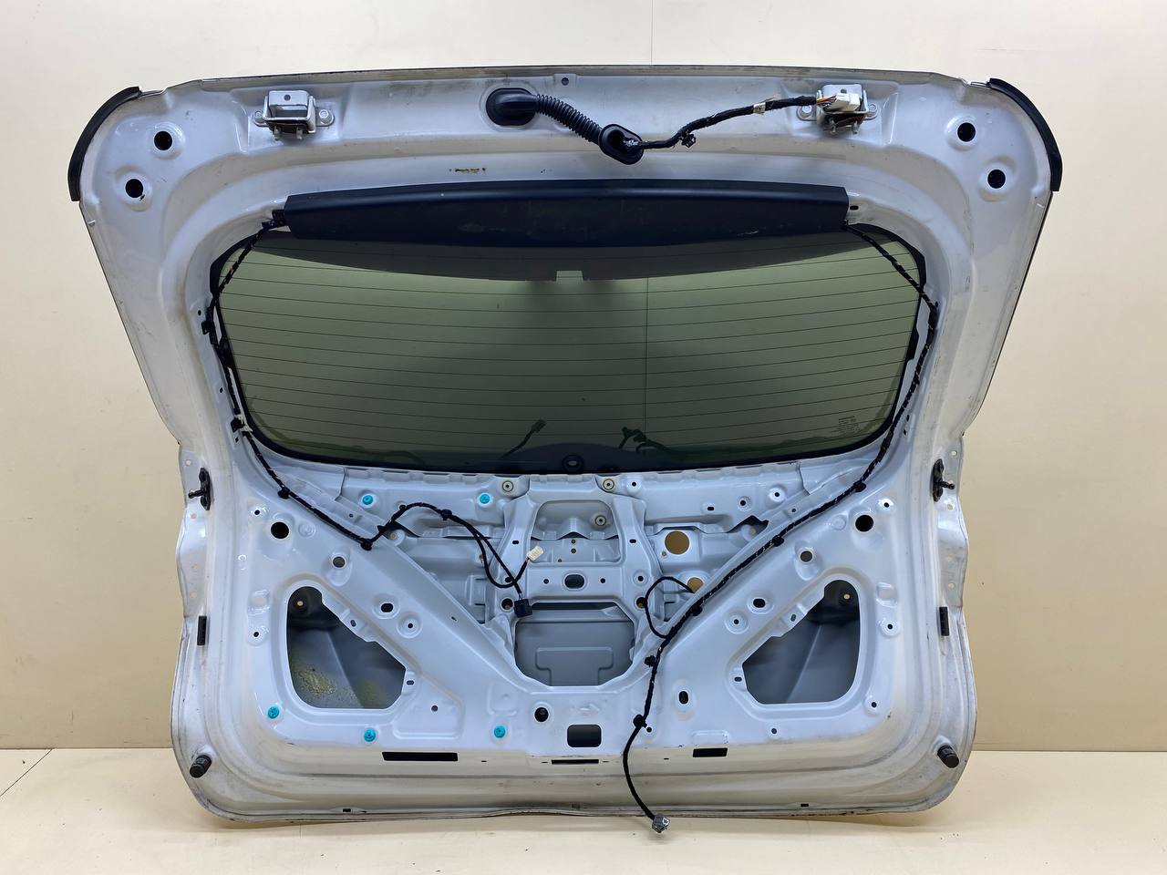 Дверь багажника со стеклом Changan UNI-K 2020> Дверь багажника со стеклом Changan UNI-K 2020>