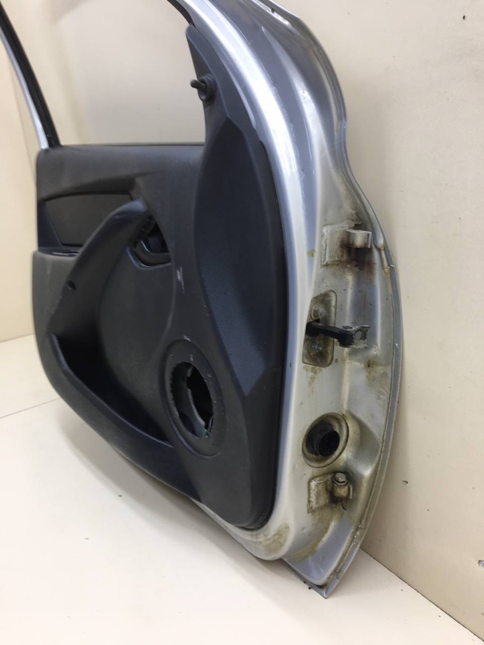 Дверь передняя левая Lada Granta 2011>