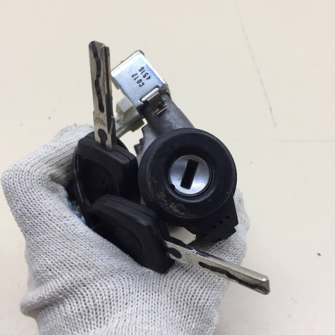 Замок зажигания Volkswagen Polo (MK5) 2011-2020 Замок зажигания Volkswagen Polo (MK5) 2011-2020