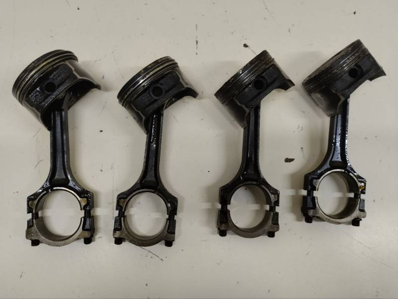 Поршень с шатуном Ford Focus 3 2011>