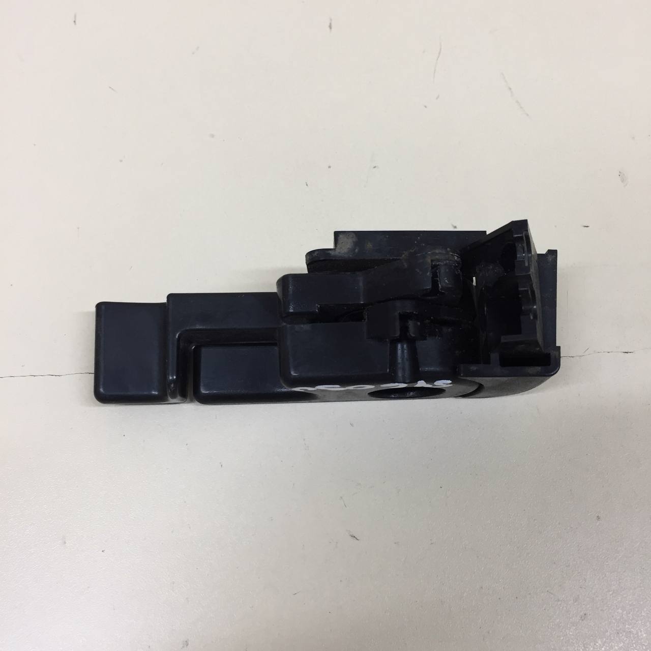 Ручка открывания багажника Mitsubishi Lancer X (CX, CY) 2007> Ручка открывания багажника Mitsubishi Lancer X (CX, CY) 2007>