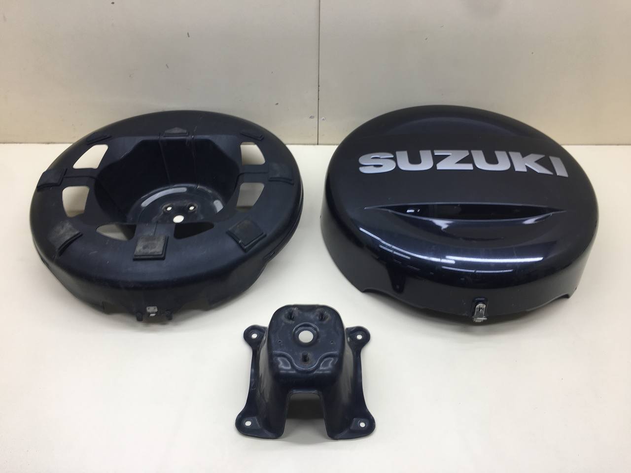 Кронштейн запасного колеса Suzuki Grand Vitara 2005-2015 Кронштейн запасного колеса Suzuki Grand Vitara 2005-2015