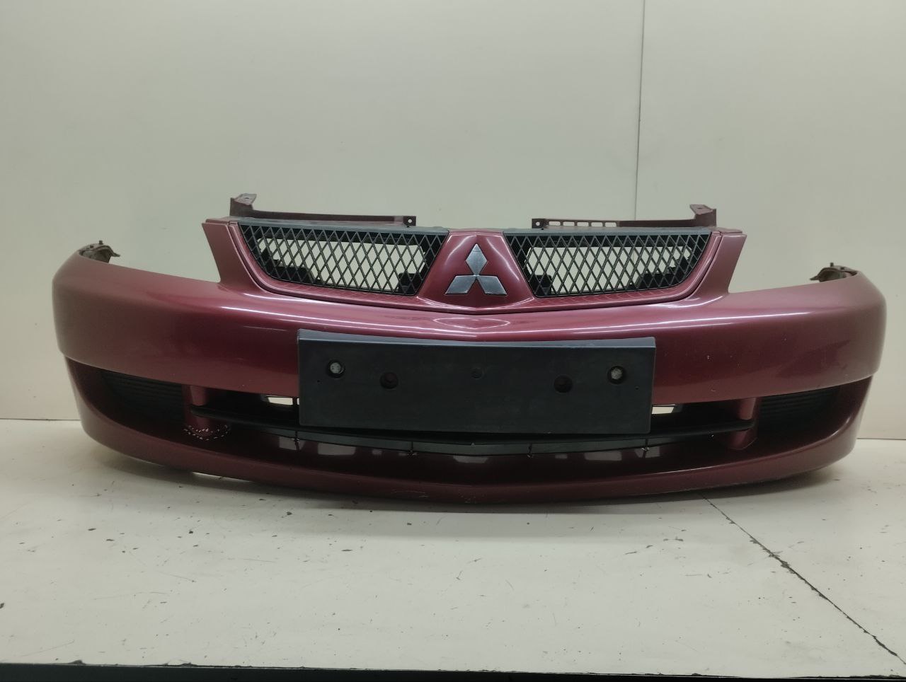 Бампер передний Mitsubishi Lancer 9  (CS/Classic) 2000-2011