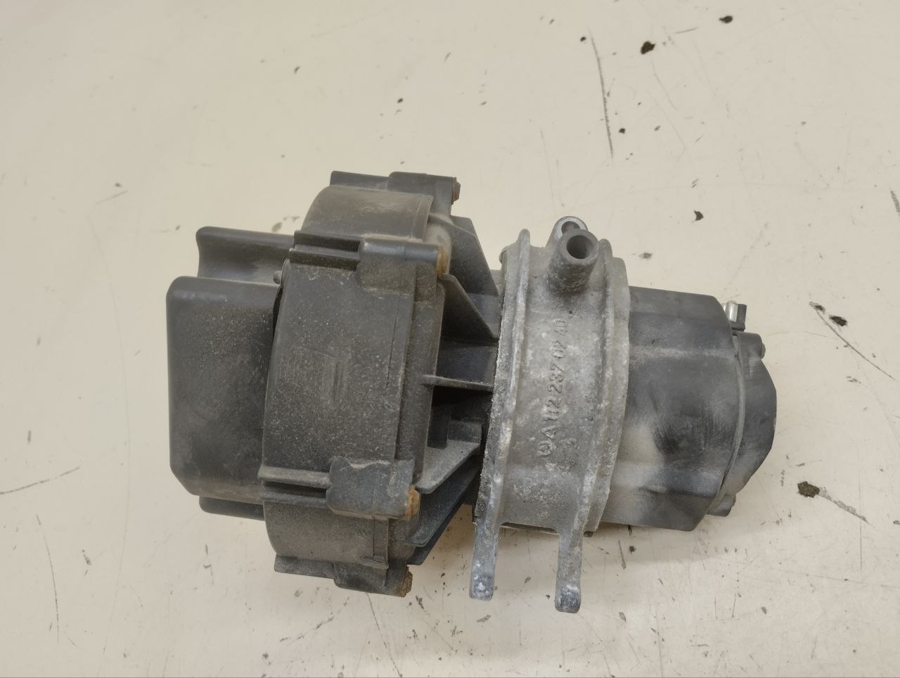 Насос воздушный Mercedes-Benz ML-Class (W163) 1998-2004 Насос воздушный Mercedes-Benz ML-Class (W163) 1998-2004
