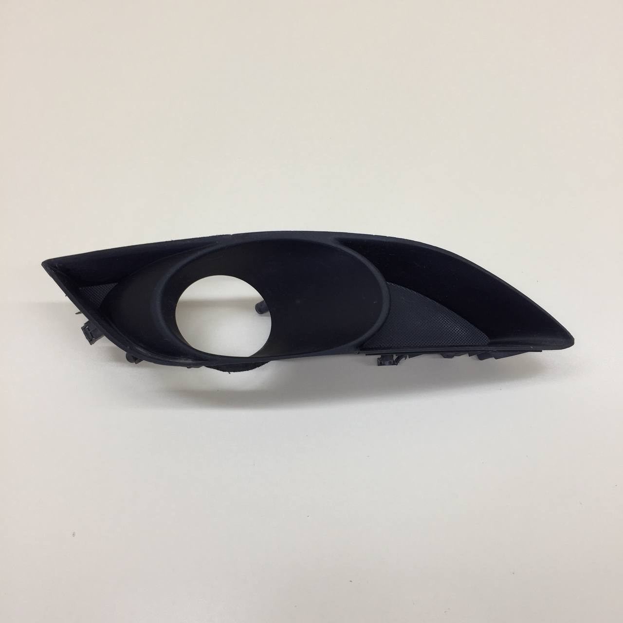 Рамка противотуманной фары правой Toyota Auris (E150) 2006-2012