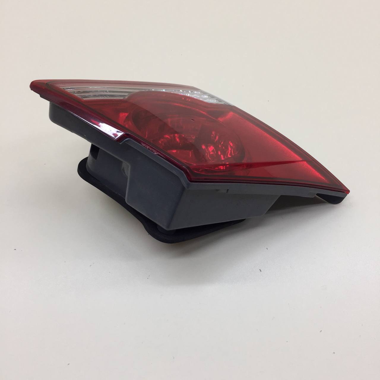 Фонарь задний внутренний левый Chevrolet Cruze (J300) 2009-2016