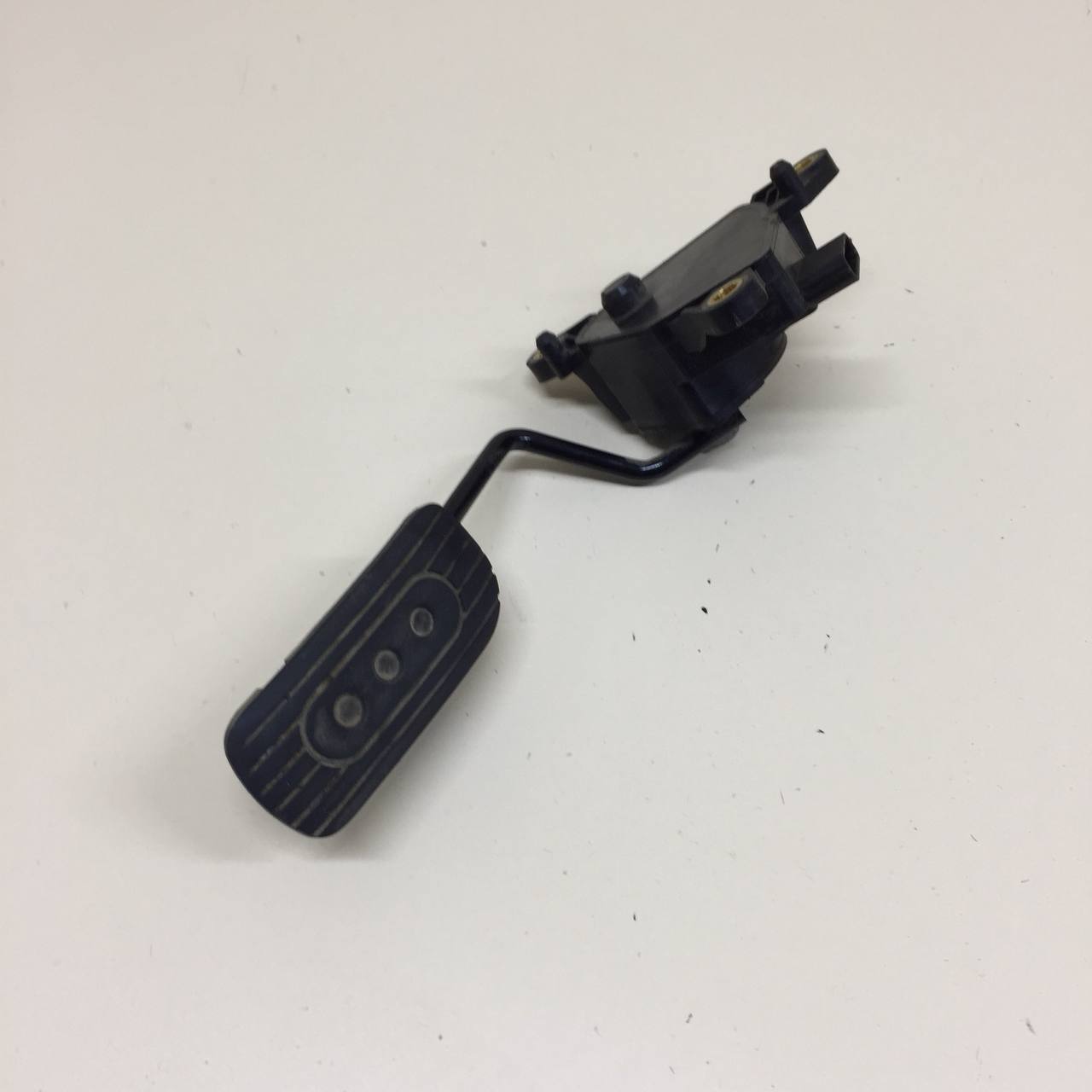 Педаль газа Nissan Note (E11) 2006-2013 Педаль газа Nissan Note (E11) 2006-2013