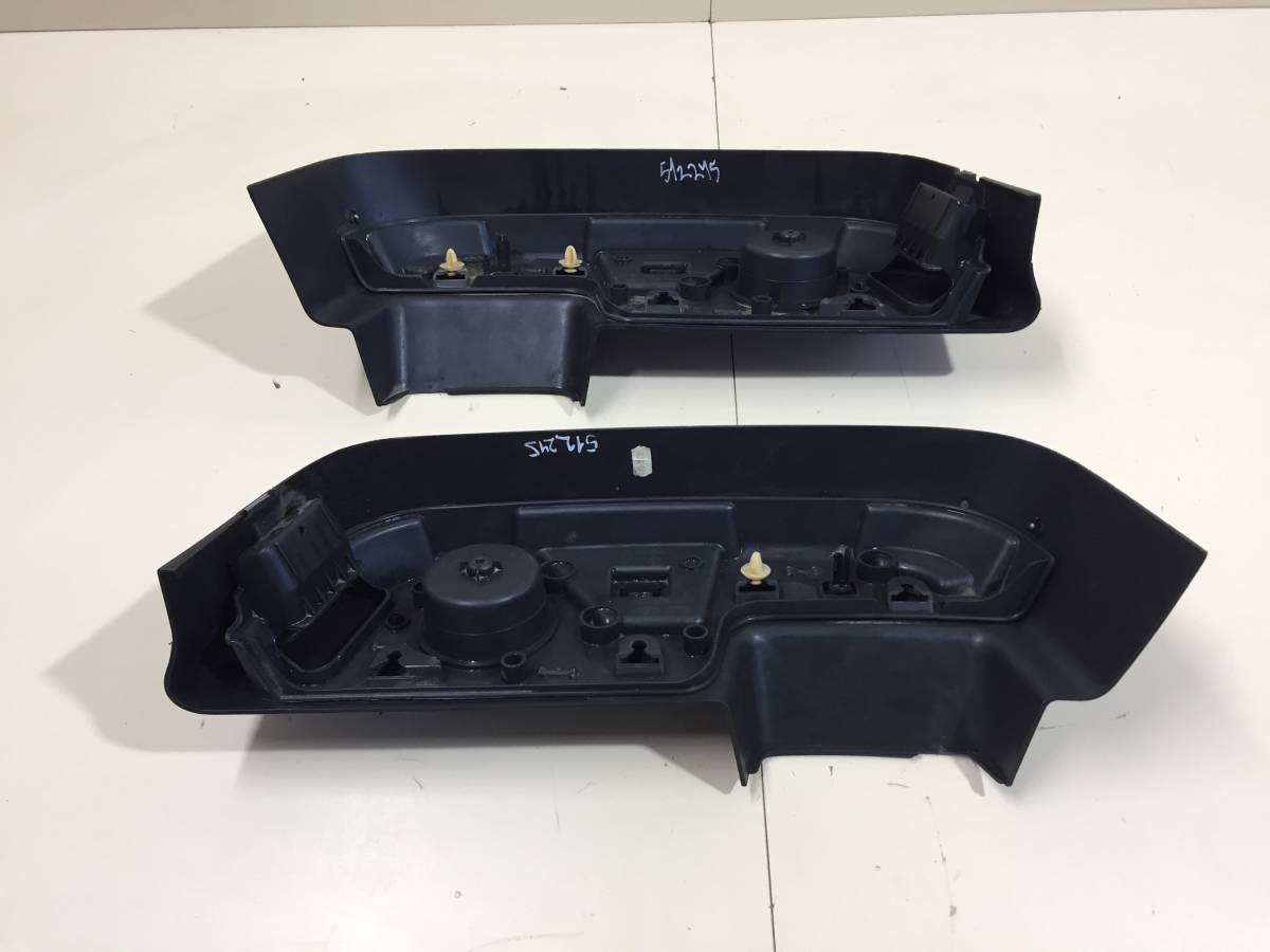 Накладка (кузов внутри) Lada Largus 2012>