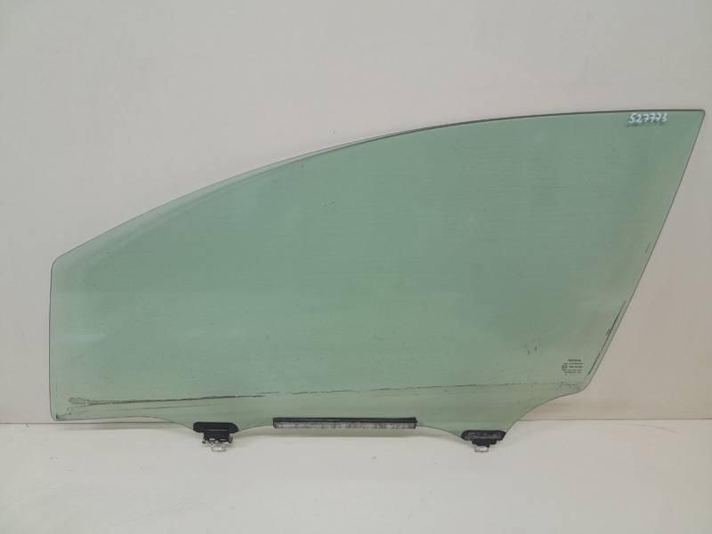 Стекло двери передней левой Toyota Auris (E150) 2006-2012