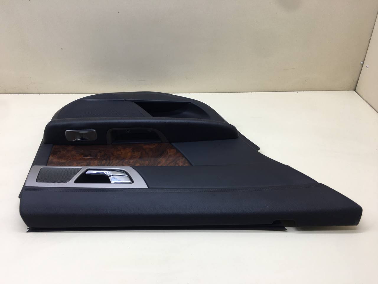 Обшивка двери задней левой Jaguar XF 2007-2015