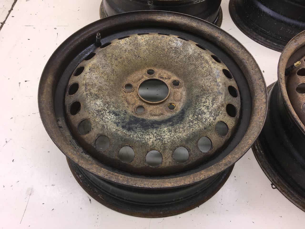 Диски к-кт R16 Штампованные