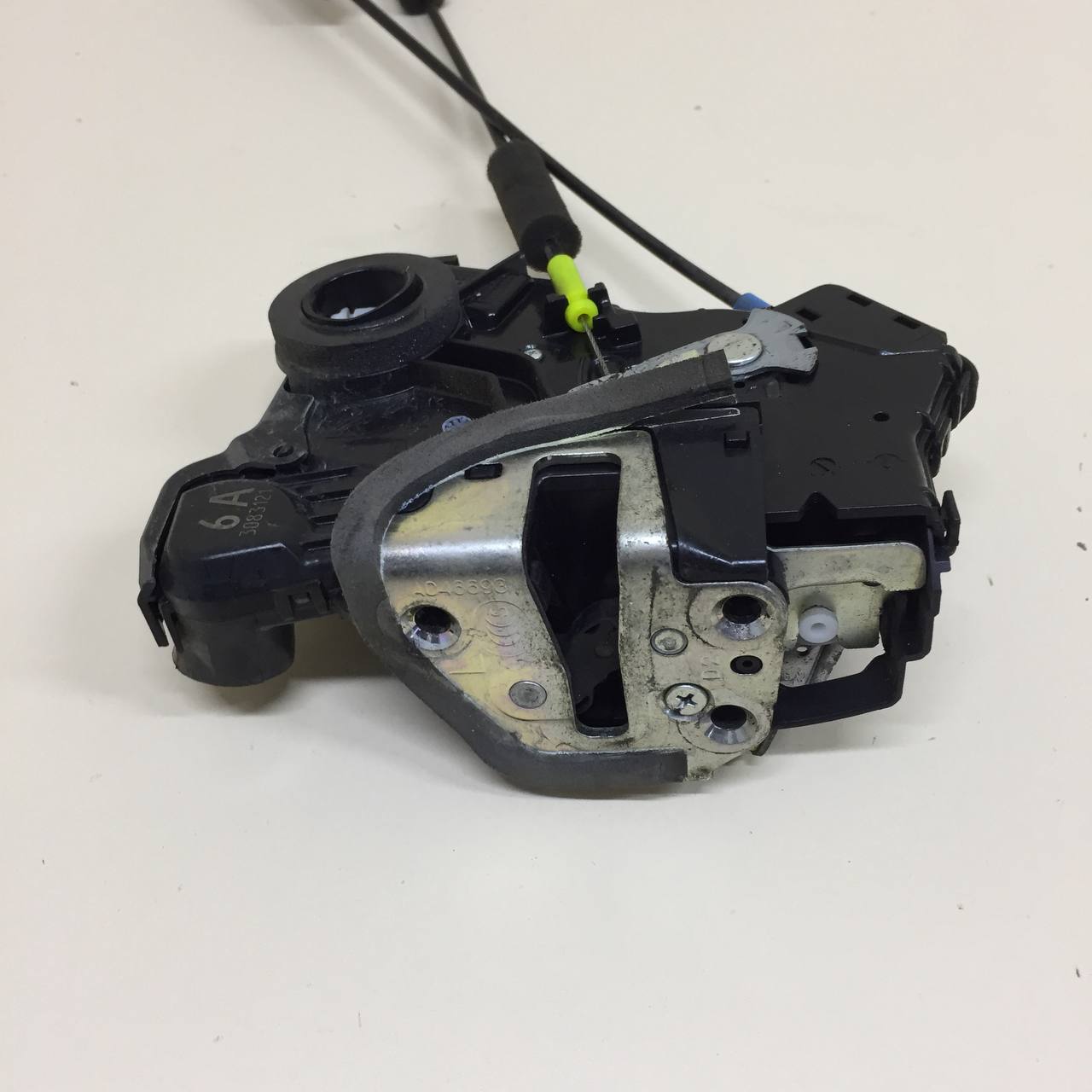 Замок двери передней левой Toyota Land Cruiser Prado (J150) 2009-2022 Замок двери передней левой Toyota Land Cruiser Prado (J150) 2009-2022