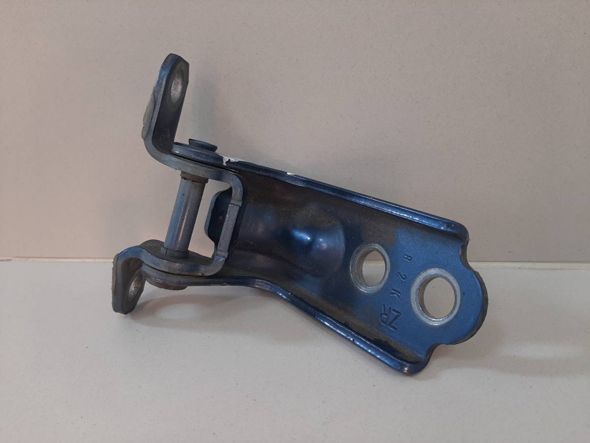 Петля двери задней правой нижняя Subaru Impreza (G12) 2007-2012 Петля двери задней правой нижняя Subaru Impreza (G12) 2007-2012