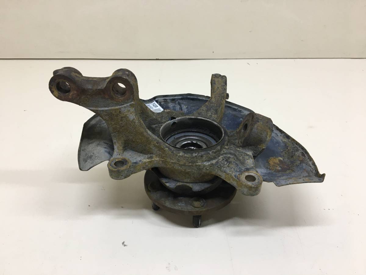 Кулак поворотный передний правый Toyota Camry (V40) 2006-2011