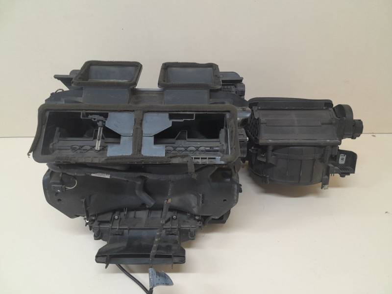 Корпус отопителя BMW 3-series E90/E91 2005-2011 Корпус отопителя BMW 3-series E90/E91 2005-2011