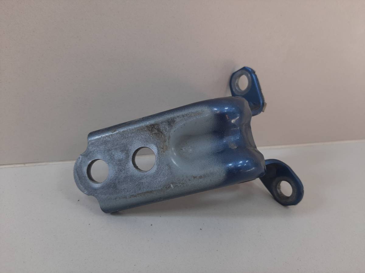 Петля двери задней правой нижняя Subaru Impreza (G12) 2007-2012 Петля двери задней правой нижняя Subaru Impreza (G12) 2007-2012