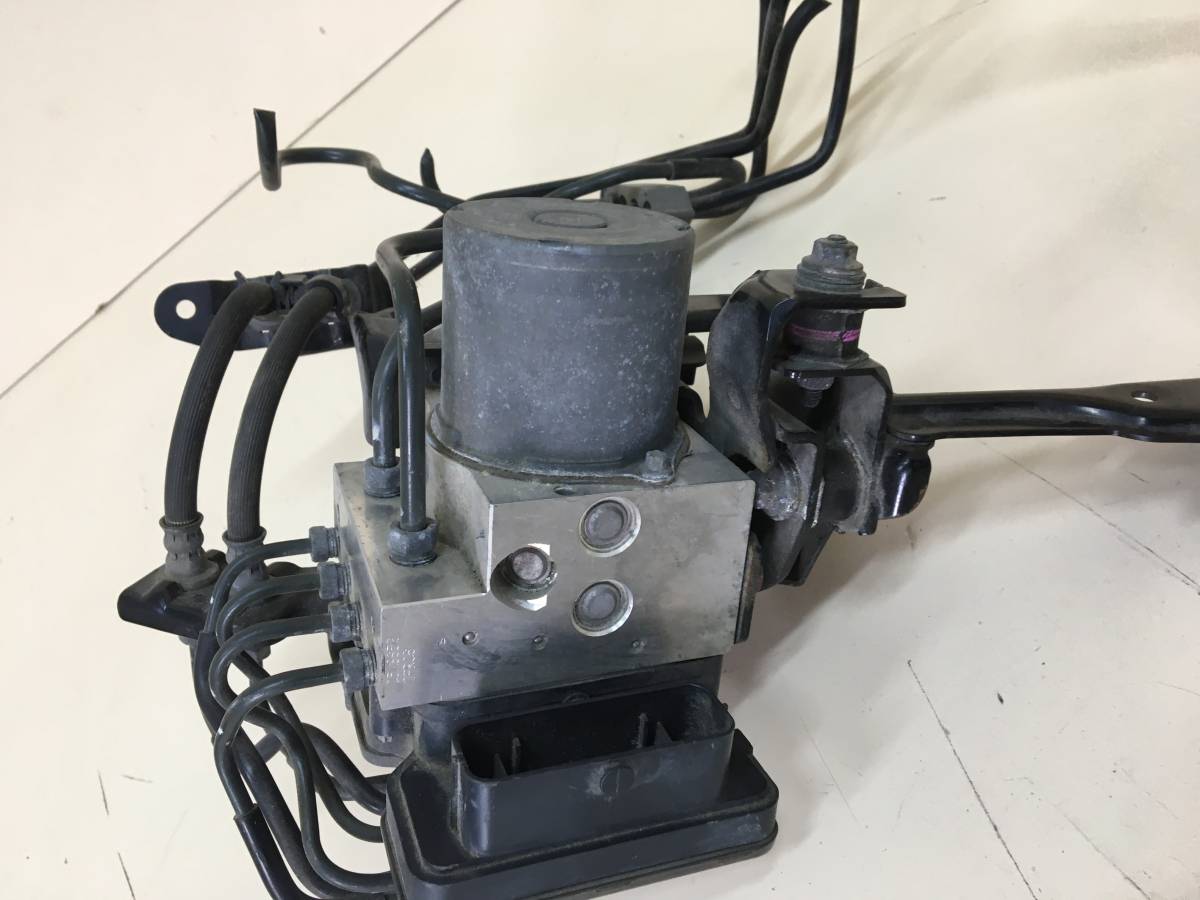 Блок ABS (насос) Subaru Forester (S13) 2012-2018