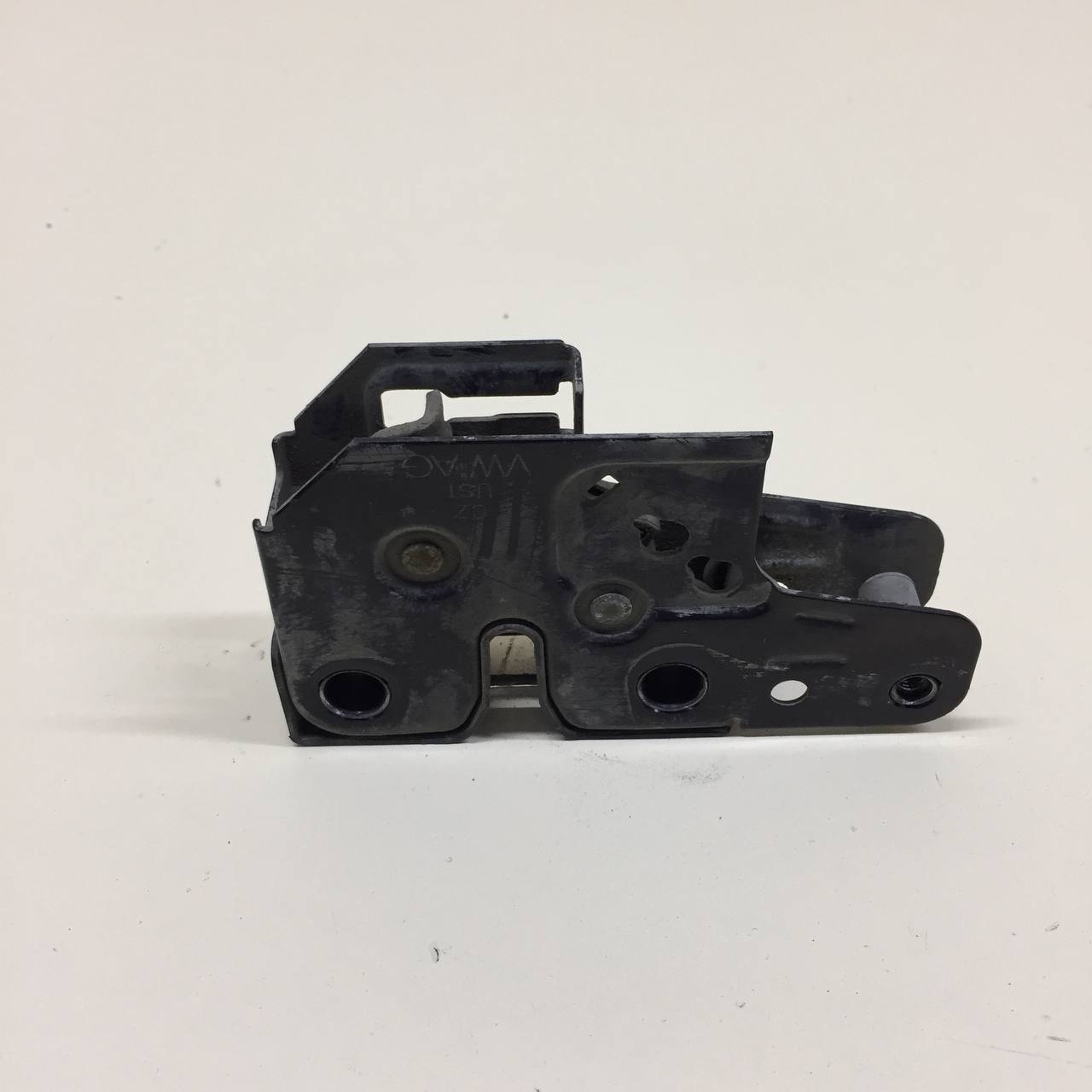 Замок капота Skoda Fabia (5J) 2007-2014 Замок капота Skoda Fabia (5J) 2007-2014