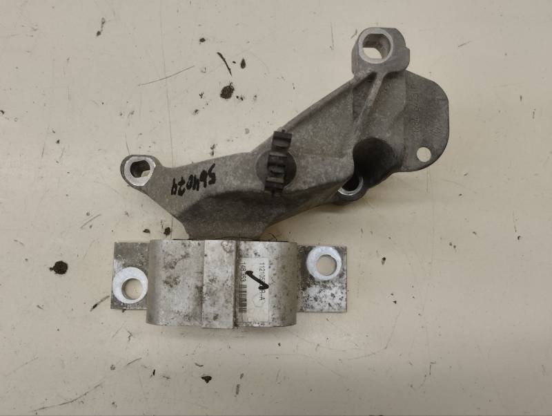 Опора двигателя правая Renault Sandero Stepway (5S) 2014-2022